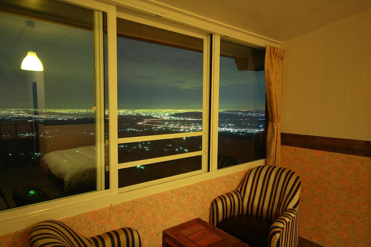Sky Lounge B&B Zhushan Esterno foto