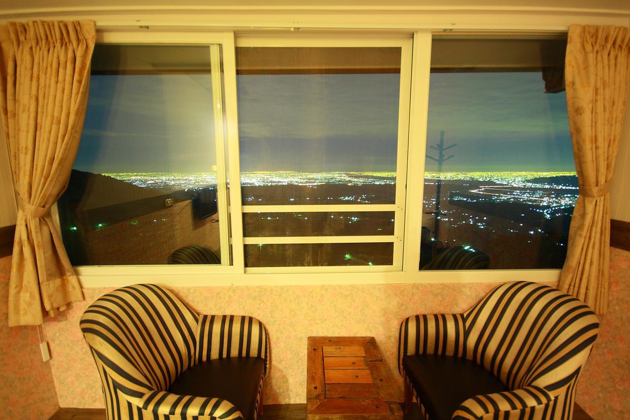 Sky Lounge B&B Zhushan Esterno foto