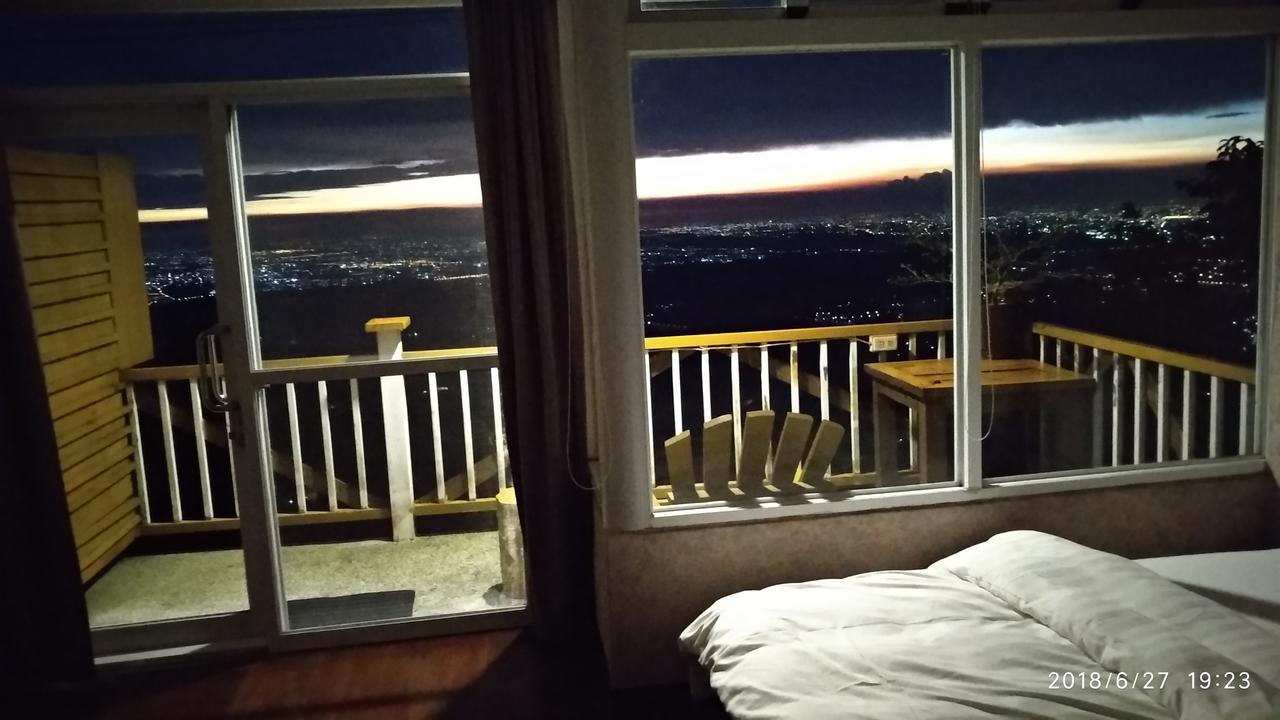 Sky Lounge B&B Zhushan Esterno foto
