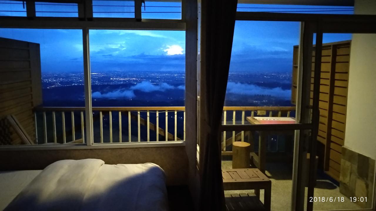 Sky Lounge B&B Zhushan Esterno foto