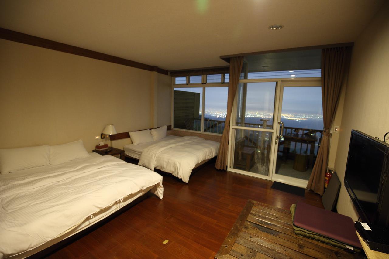 Sky Lounge B&B Zhushan Esterno foto